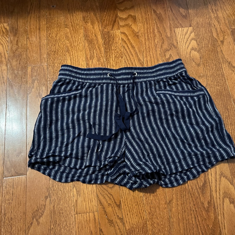 Gap Flowy shorts